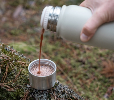Preview: Omnia Isolierflasche 0,75 l, beige