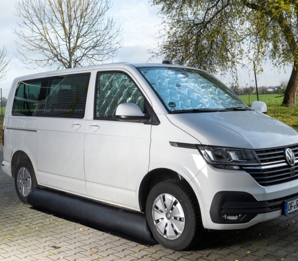 Aufblasbarer Windschutz für Campingbusse